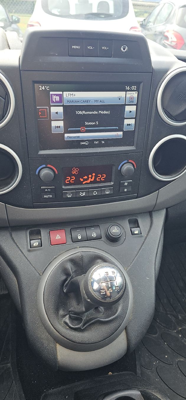 Citroën Automobili: Citroen berlingo 1.2 i – Usato da Chavornay venduto da lev_qnm6 8