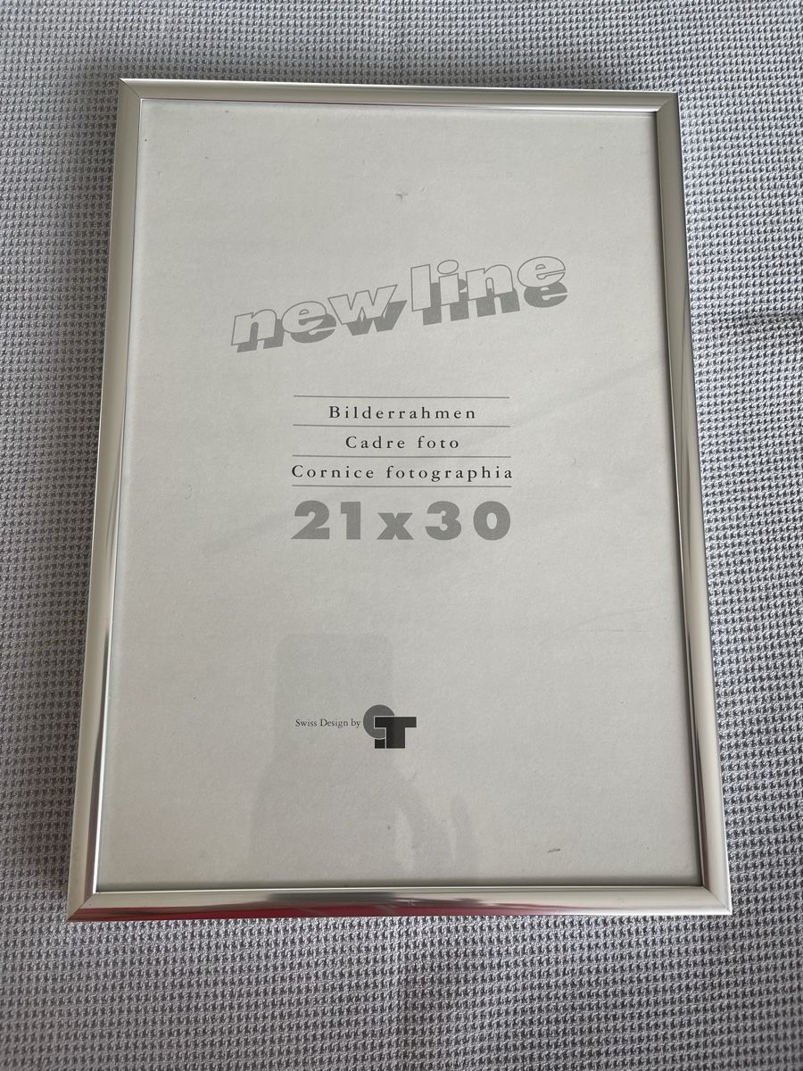 Bilderrahmen: Bilderrahmen, silberfarben, neuwertig, 21 x 30 cm – Gebraucht aus Kehrsatz von bianca69