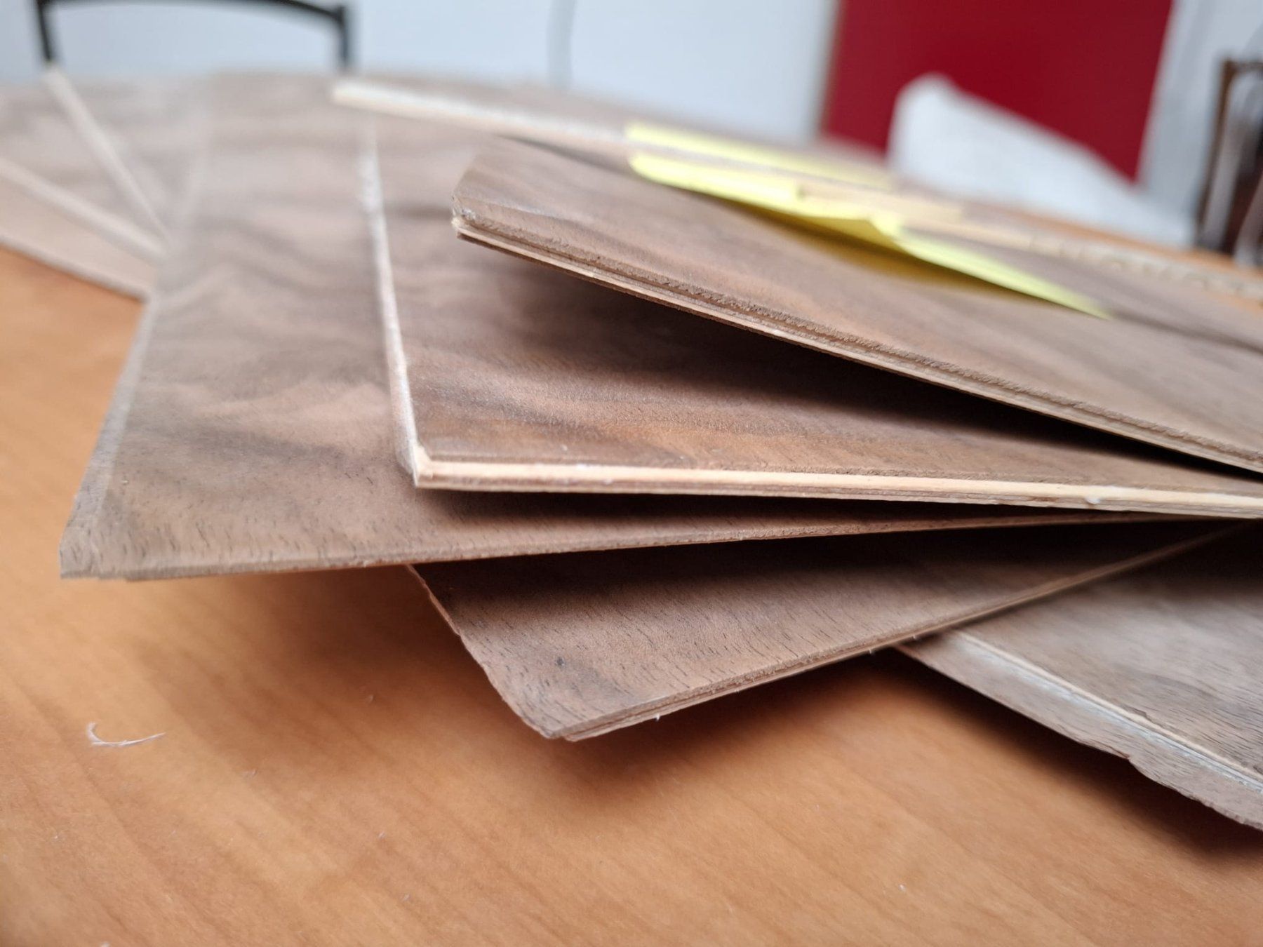 Holzartikel: dünnen Nussbaumplatten – Gebraucht aus Basel von WoodAndLuxuryGmbH 2