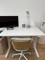 Höhenverstellbarer Bürotisch inkl. Bürostuhl 