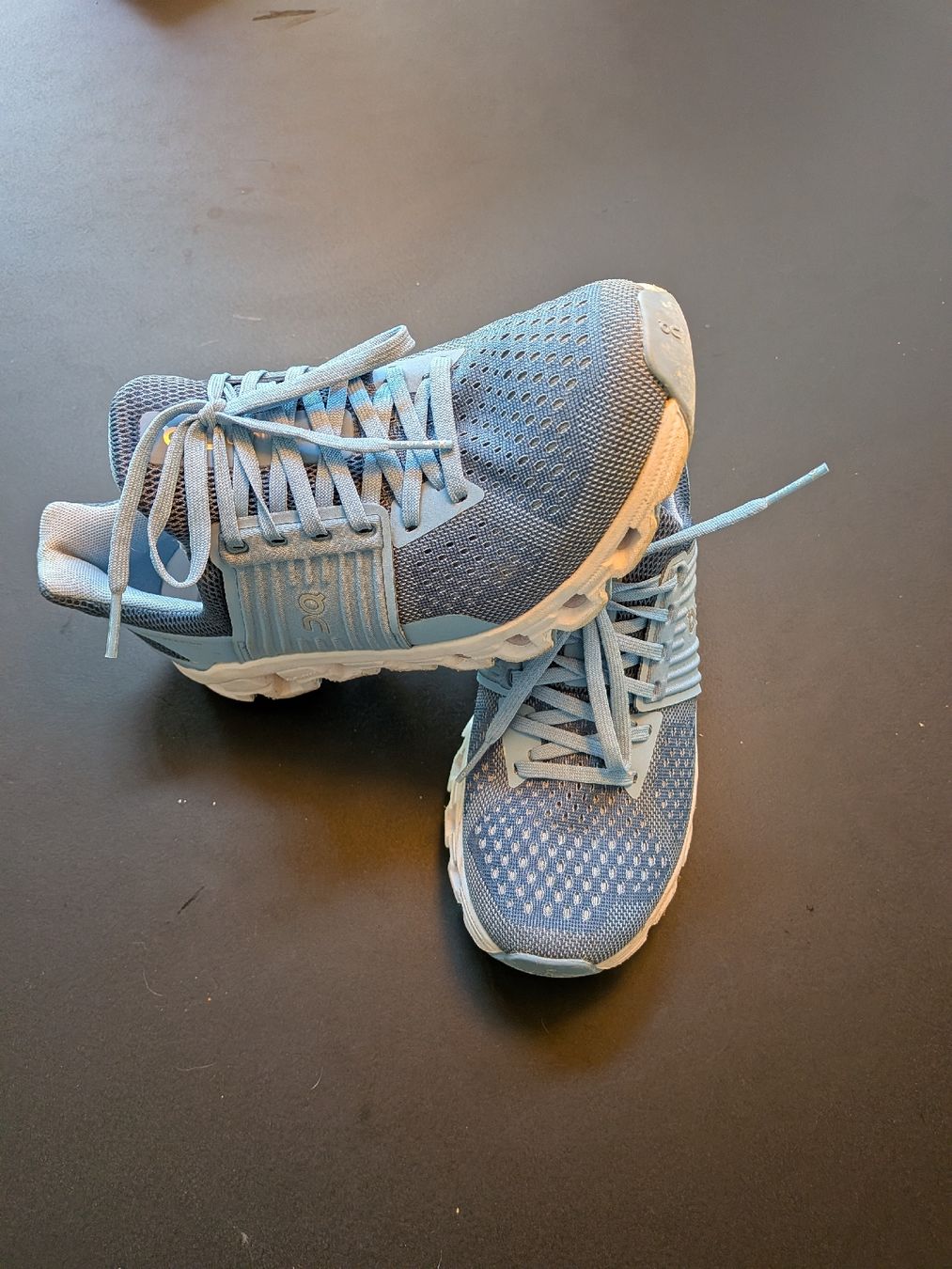 On Scarpe da donna: On Laufschuhe Cloudflow  hellblau guter Zustand – Usato da Nennigkofen venduto da hermineJ