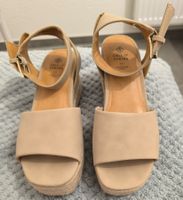 Sommer Sandalen Keilabsatz Beige Gr. 36 - Neuwertig!