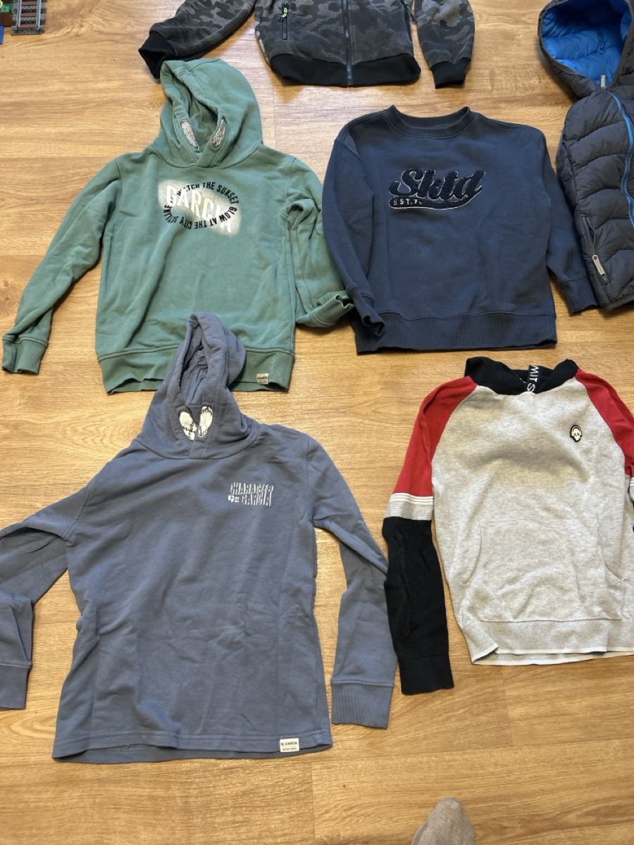 Kleiderpakete & -sets: Kleiderset Jungs Grösse 130/140 Pullover/ Weste – Gebraucht aus Fischbach- Göslikon von Rommel 2
