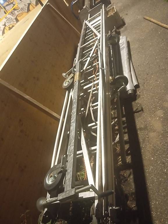 Leitern: Leiter Aluminium mit Rollen gebraucht – Gebraucht aus Basel von Petergunn 1
