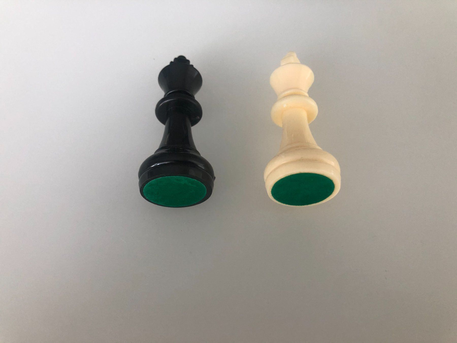 Giochi: Schach Figuren NEU – Usato da Nussbaumen AG venduto da Pika-Shop 2