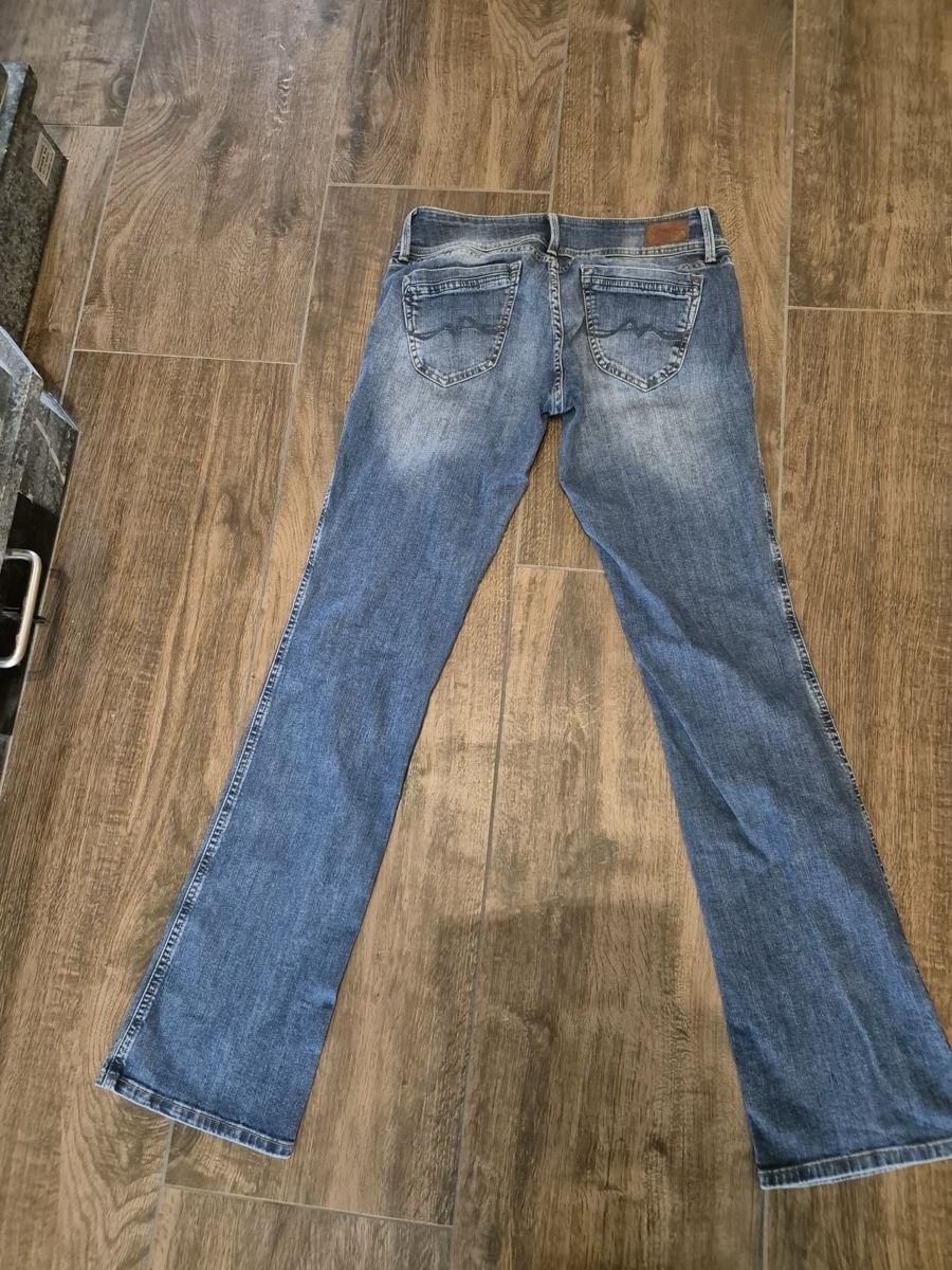 Jeans: Pepe Jeans wie neu mit Schlag – Usato da Unterkulm venduto da mahu87