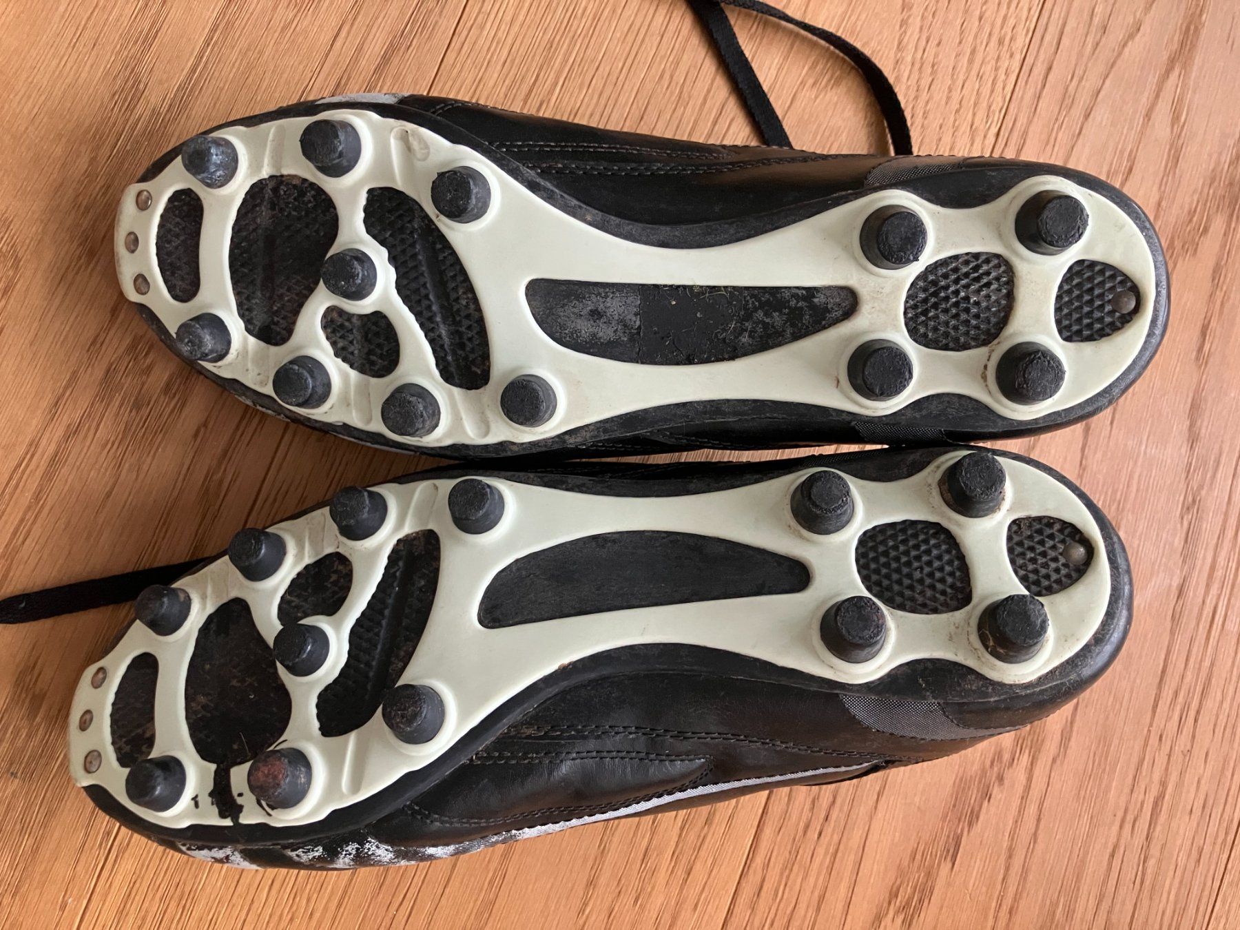 Scarpe da uomo: Fussballschuhe – Usato da Unterägeri venduto da Bettsofa123 2