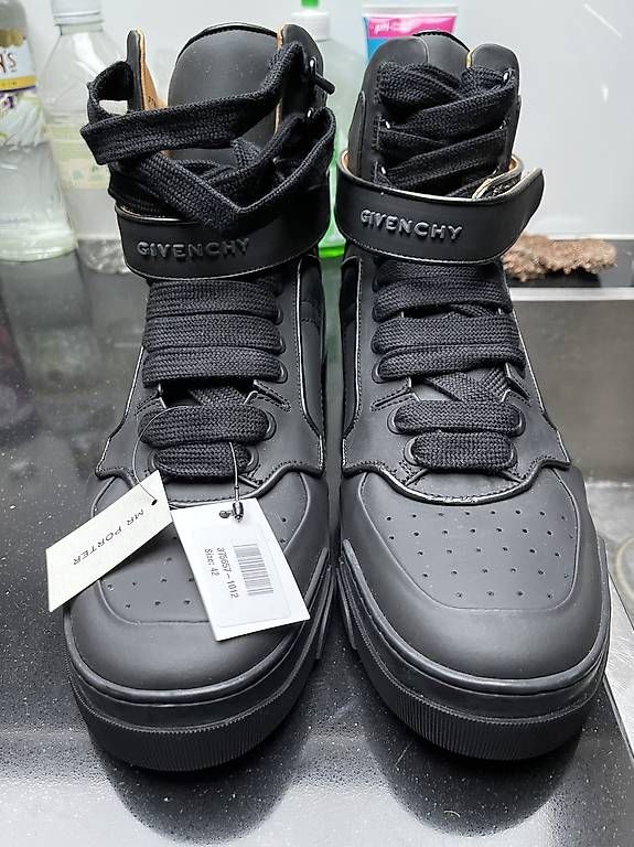 Scarpe da uomo: Givenchy Sneaker – Usato da Goldau venduto da locherrogerio 1