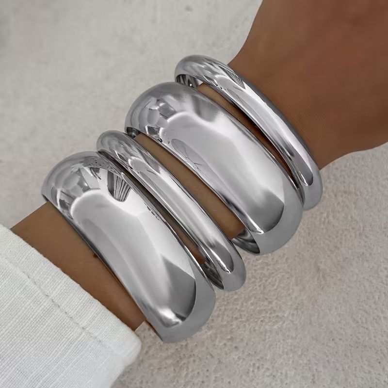 Bracelets: Armband – Neuf avec emballage d'origine à Embrach par squarely
