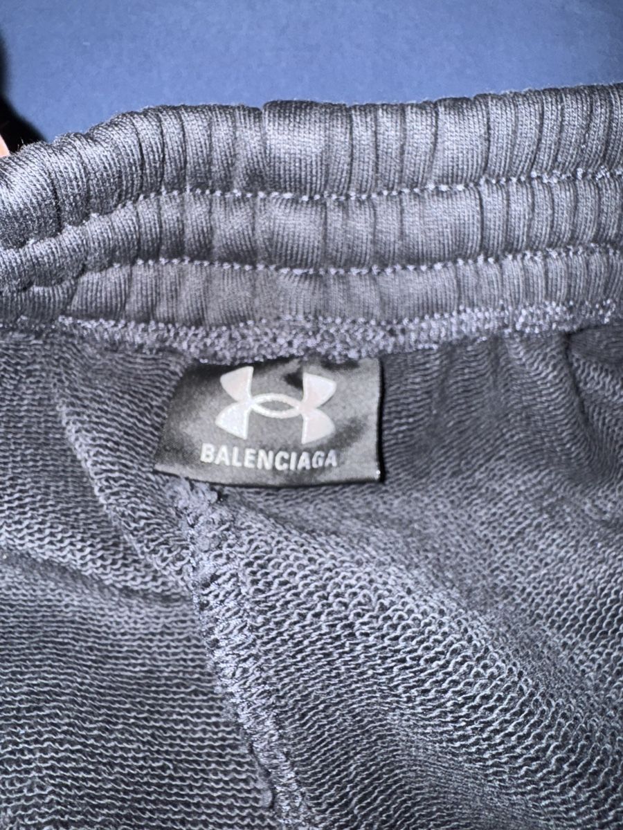 Pantaloni: Balenciaga Underarmour Jogginghose – Usato da Balzers venduto da mackfose 2