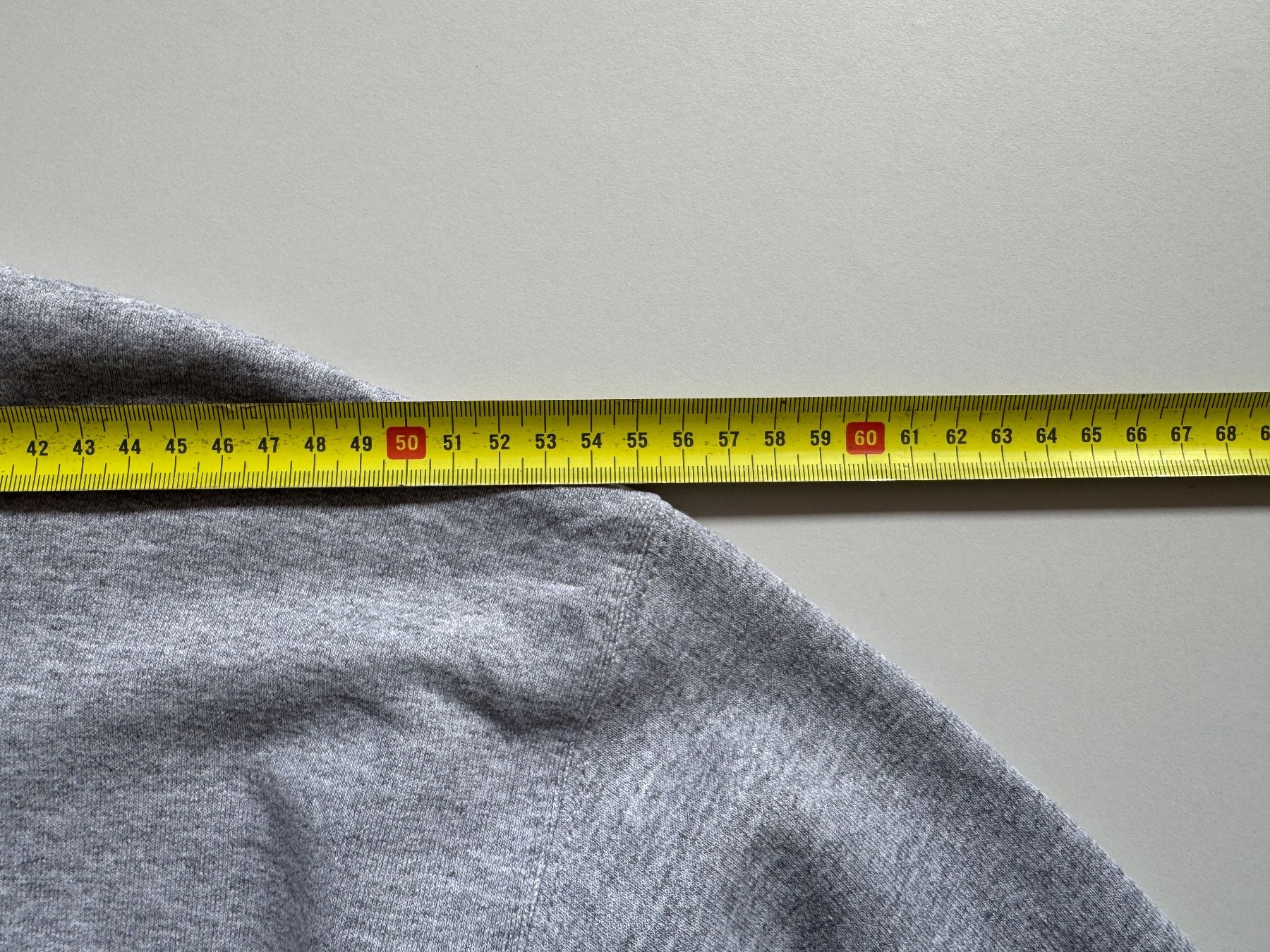 Champion Maglioni & Felpe: Champion Sweatshirt pullover crewneck Sz M – Usato da Neuchâtel venduto da _Easy_to_Find_ 3