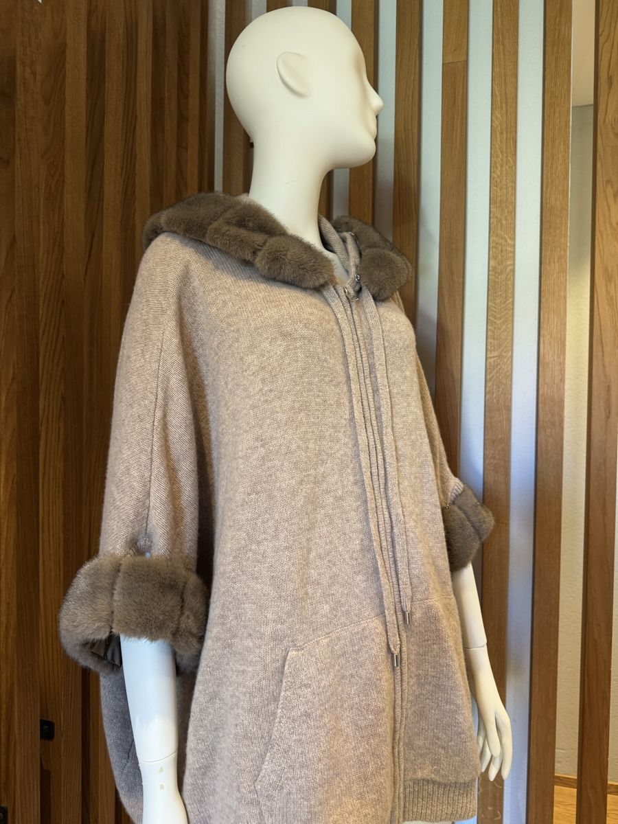 Autres vêtements femmes: Max moi cape  – Neuf (Voir description) à Zug par agiris 2