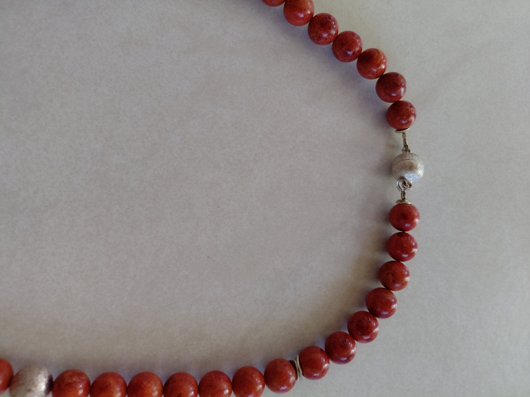 Catenine: Schaumkorallen Halskette 49cm – Nuovo e nell'imballaggio originale da Winistorf venduto da acreativ 2