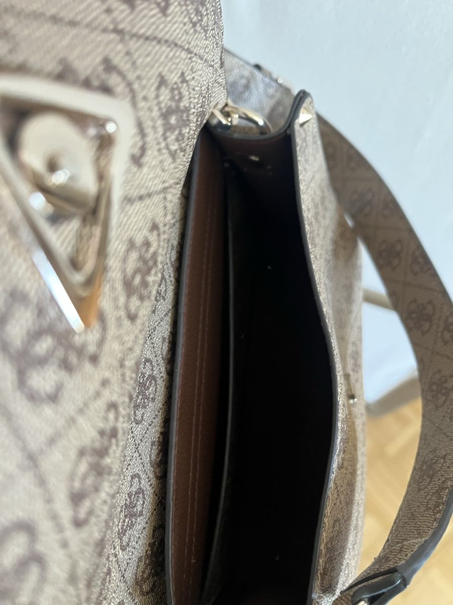 Guess Taschen für Damen: Guess Schultertasche – Neu (gemäss Beschreibung) aus Bolligen von yue_9wxw 1