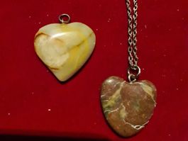 Lot 2 natürliche Edelstein Anhänger Herz Jasper, ohne Kette