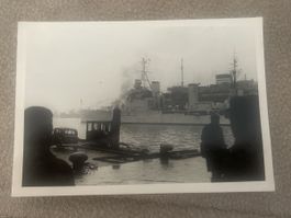 Historisches Foto Kriegsschiff Hafen 2. Weltkrieg Rarität