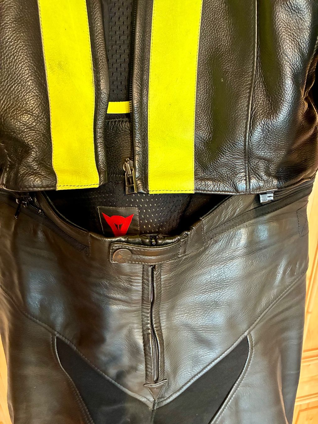 Dainese Lotti di vestiti: Töff Lederkombi Dainese VR46 – Usato da Felsberg venduto da Busla1 3