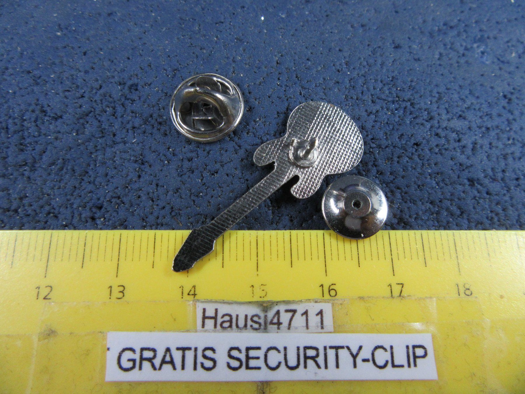 Plaquettes & Badges: E-GITATTE FENDER SCHMUCK-PIN GLASIERT MIT SECURITY-CLIP – D'occasion à Ettingen par Hausi4711 2