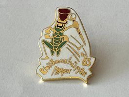 1 Pin Rhütmushüpfer Ittigen