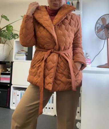 Leichte Edle Stepjacke / Kurzmantel mit Schnür-Detail