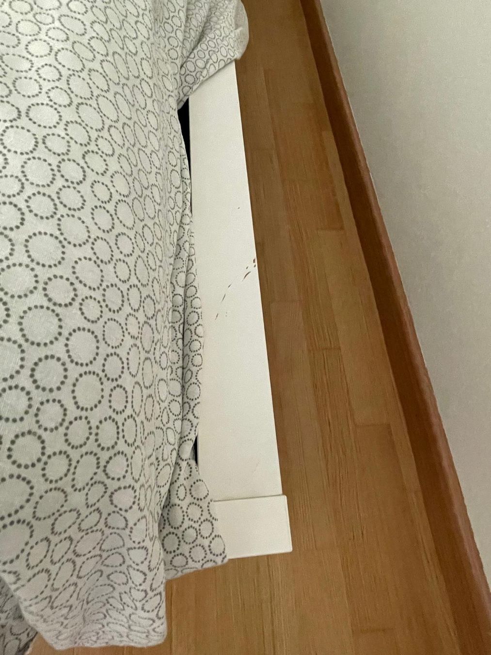 Ikea Letti: Bett - IKEA MALM weiss 140X200 – Usato da Basel venduto da lousie 3