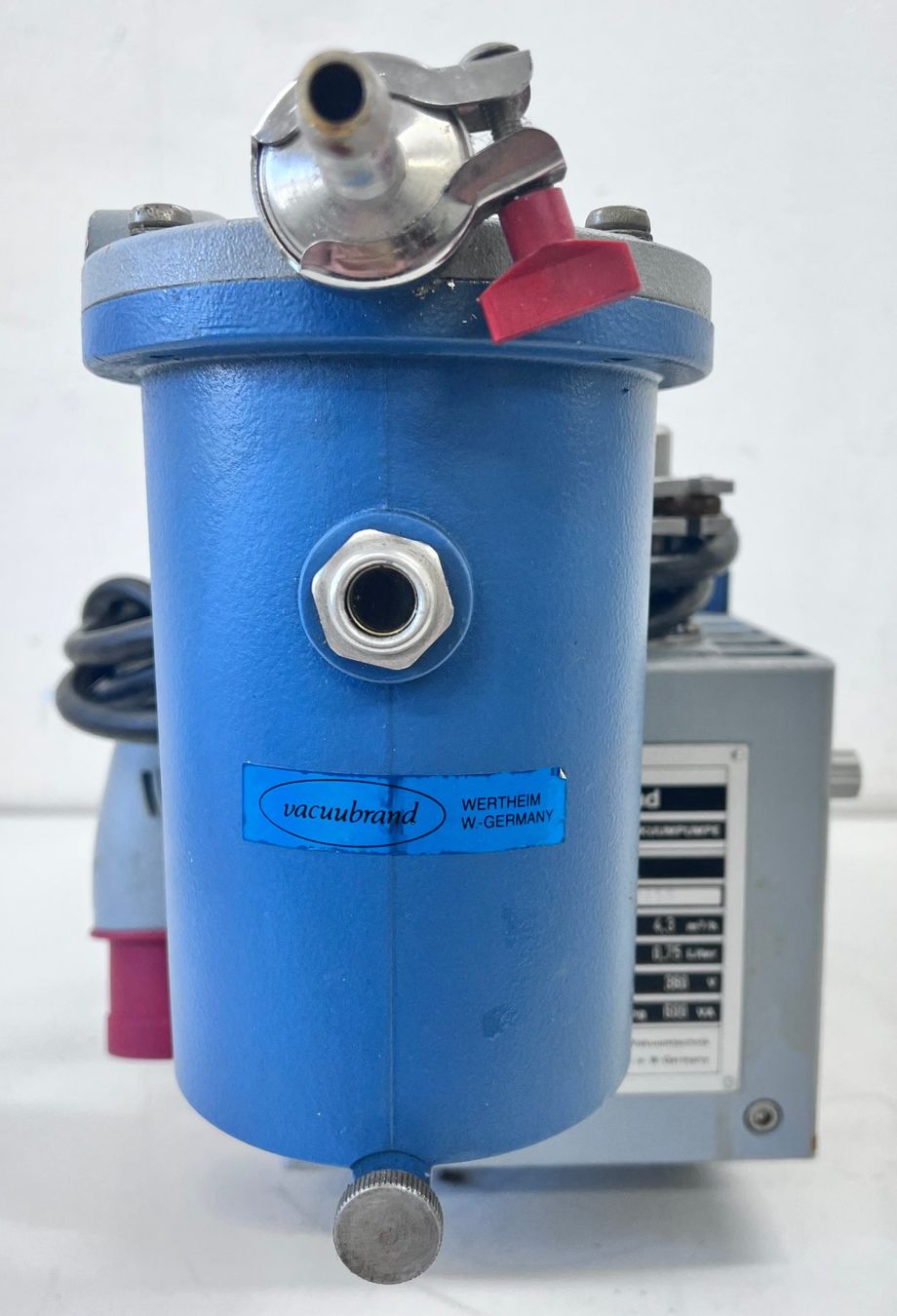 Accessori da laboratorio: Vacuubrand RD4 Drehschieber Vakuumpumpe – Usato da Niederdorf venduto da LeptonAG_Labor 4