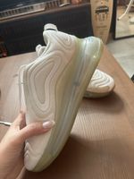 Baskets Nike Air Max 720, taille 40 - Portées