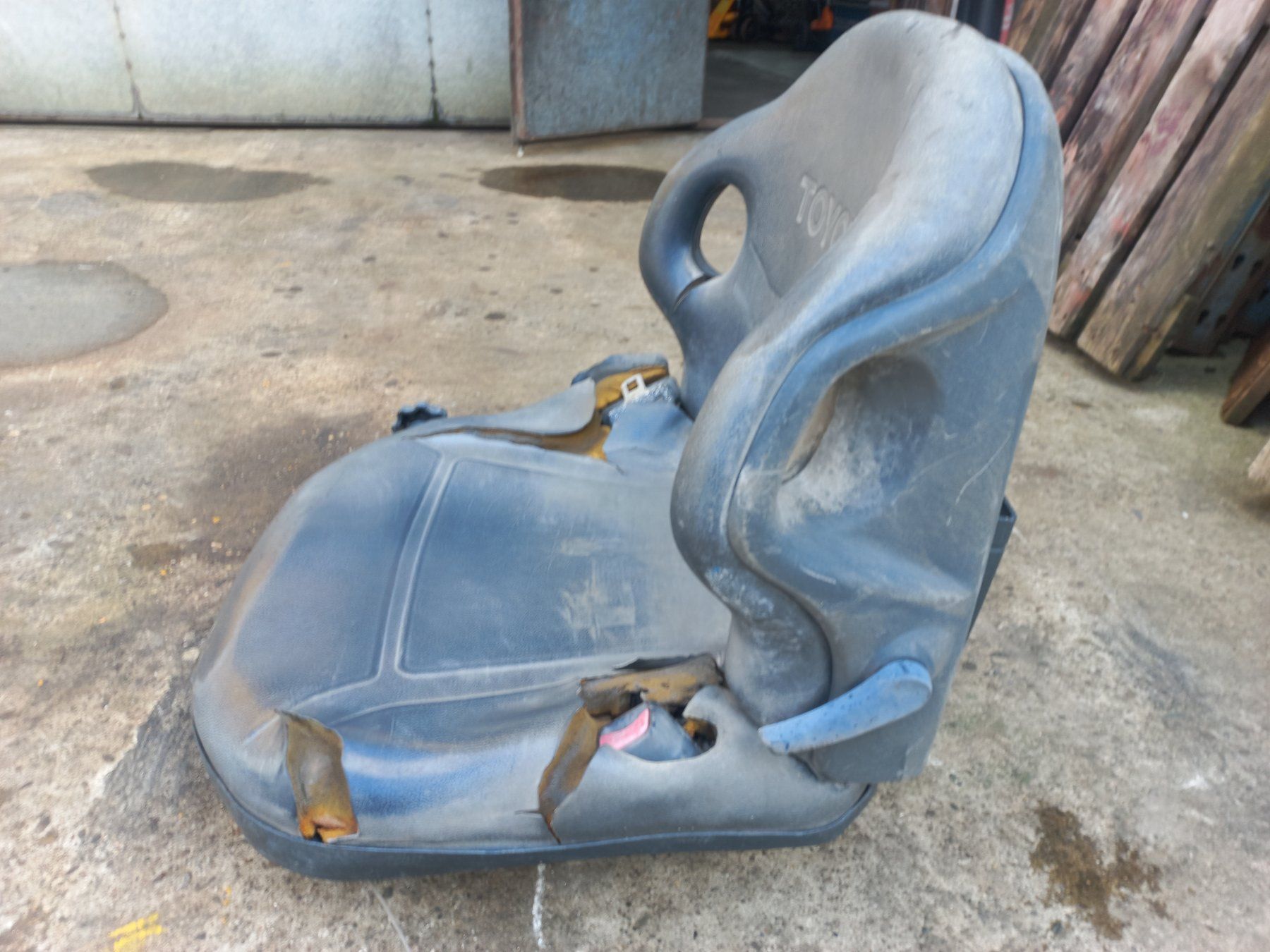 Carrelli elevatori e a forche: Toyota Stapler - Sitz Staplersitz + Gurte Dumper Transporter – Usato da Dulliken venduto da mopar030 2