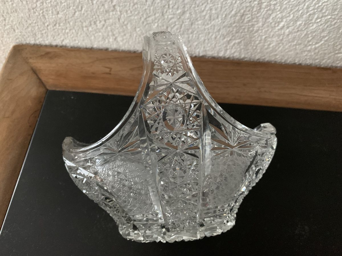Altro in Antiquarato & Arte: Panier en verre finement taillé – Nuovo (secondo la descrizione) da St-Imier venduto da gui_6b6f 2
