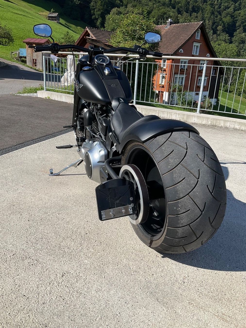 Harley-Davidson Chopper: Harley Davidson Fatboy Special Custom Umbau 300er – Usato da Oberterzen venduto da Ala360 1