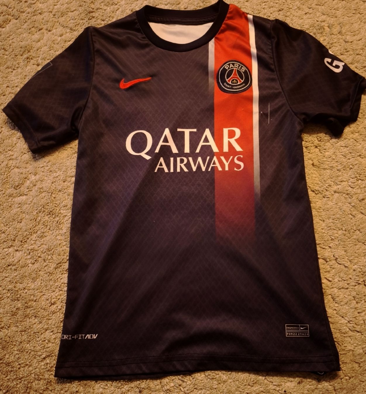 Hemden, T-Shirts & Polos: Mbappé PSG T-Shirt – Gebraucht aus Dietlikon von sab_t7tt
