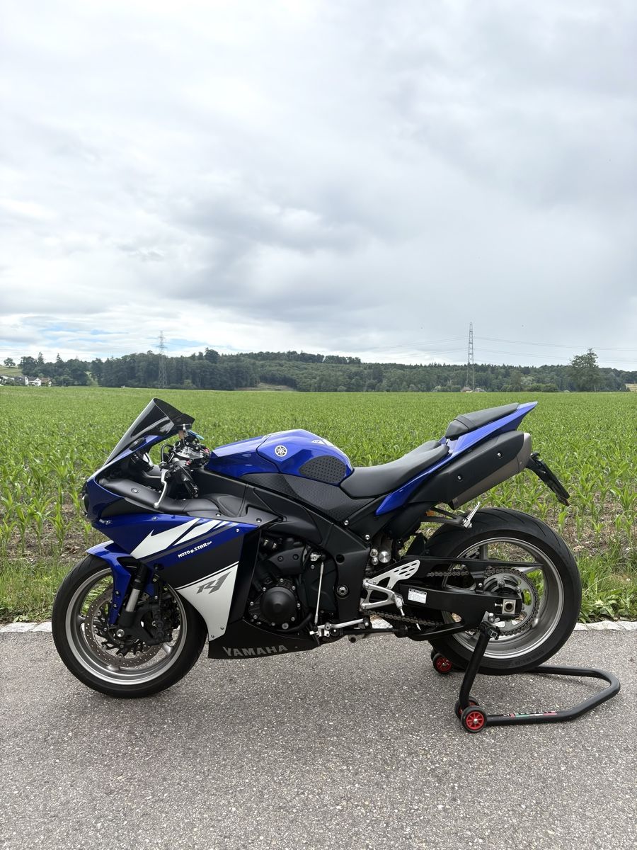 Yamaha Strada: Yamaha R1 – Usato da Kerzers venduto da rocco65 4