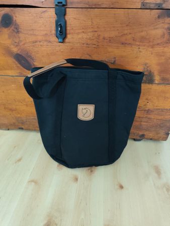 Fjällräven Totepack No 4 Tasche/Rucksack schwarz
