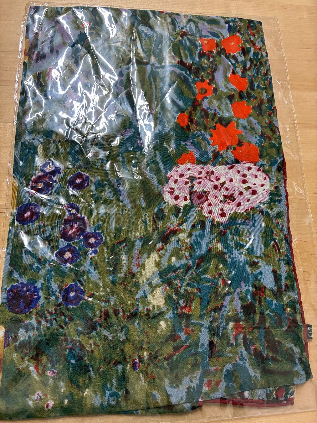 Foulards, Tücher & Schals: Seidenschal mit Sonnenblumenmuster 160cm lang – Neu und originalverpackt aus Zürich von van_5xbk 1