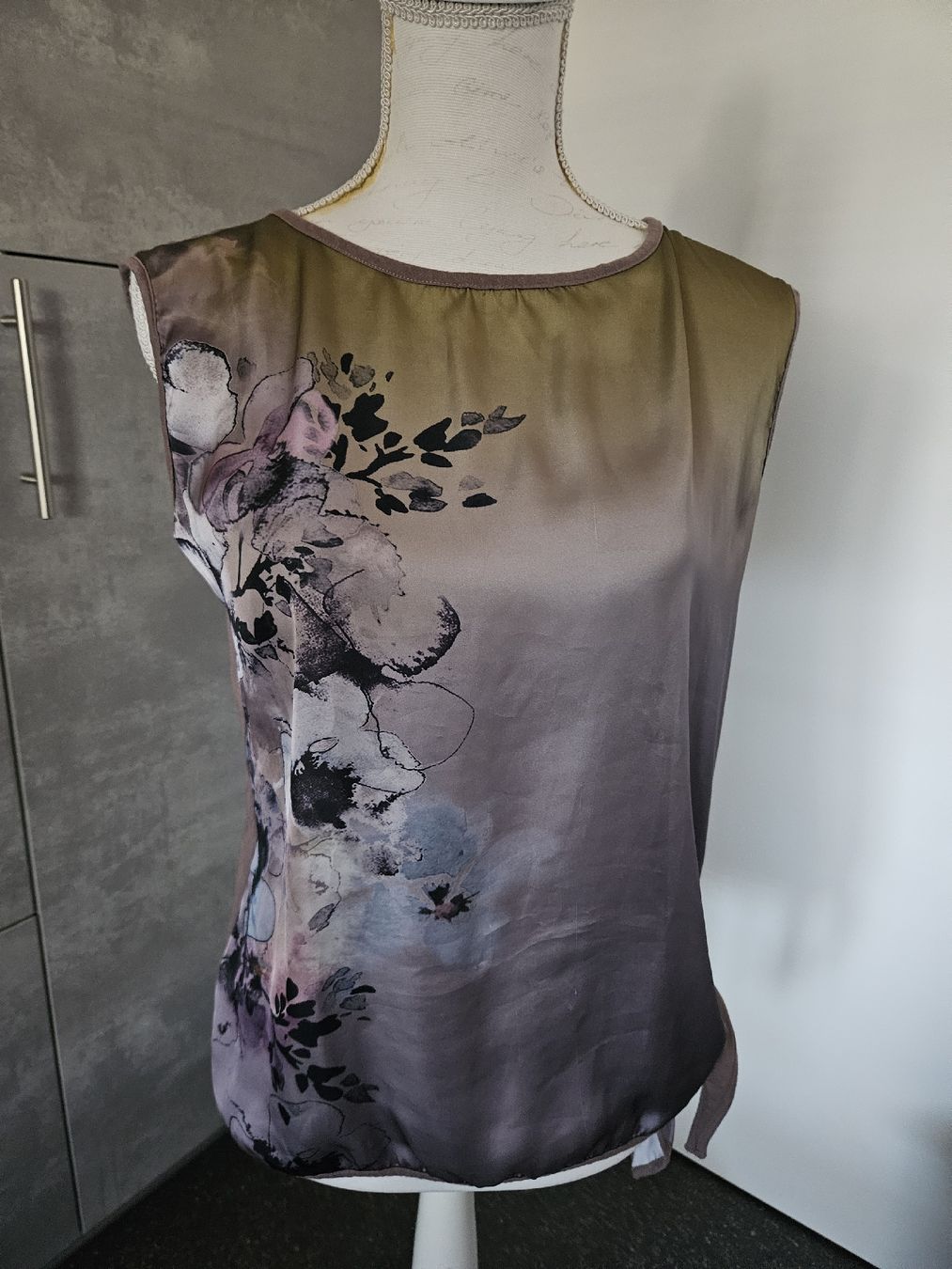 Comma Chemisiers: Comma, kurzarm Bluse Grösse 38 floral  – Neuf (Voir description) à Anwil par tamoos