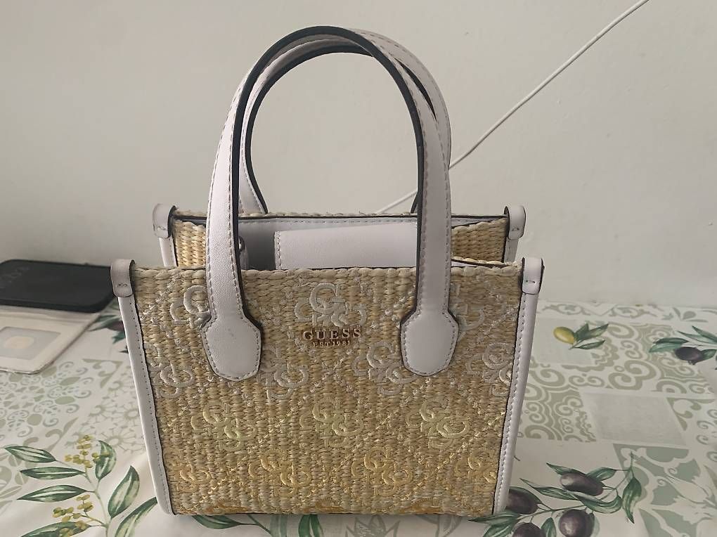 Guess Borse da donna: Guess Tasche – Usato da Basel venduto da dav_5qdt
