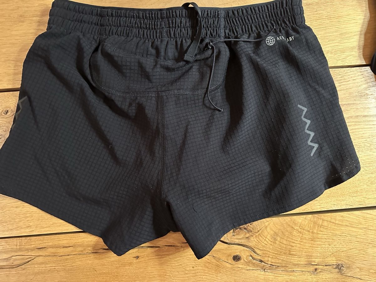 Adidas Pantaloni: Adidas Running Shorts XS – Usato da Oberwil-Lieli venduto da Claudine_1988 4