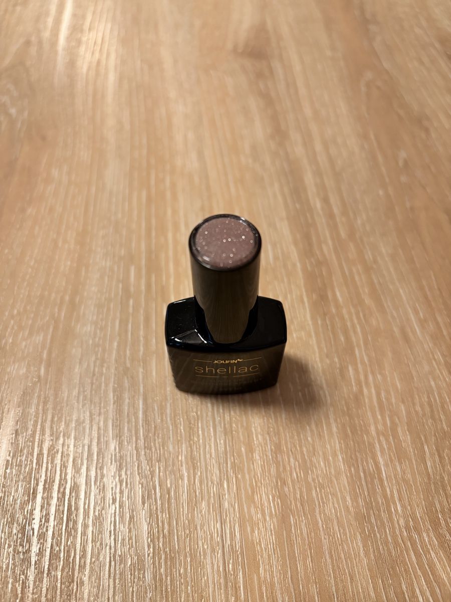 Smalto per unghie: Jolifin Laveni Shellac – Usato da Jonschwil venduto da sab_5gmn