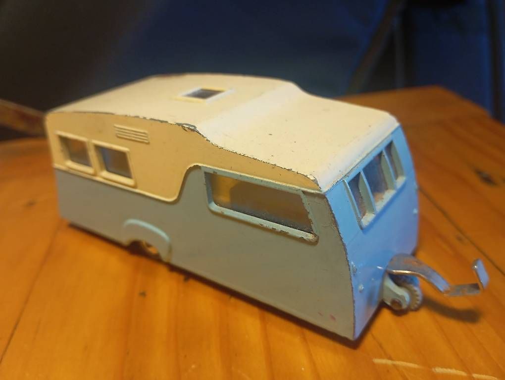 Dinky Toys Modellautos: Caravan dinky Toys – Gebraucht aus Basel von Petergunn