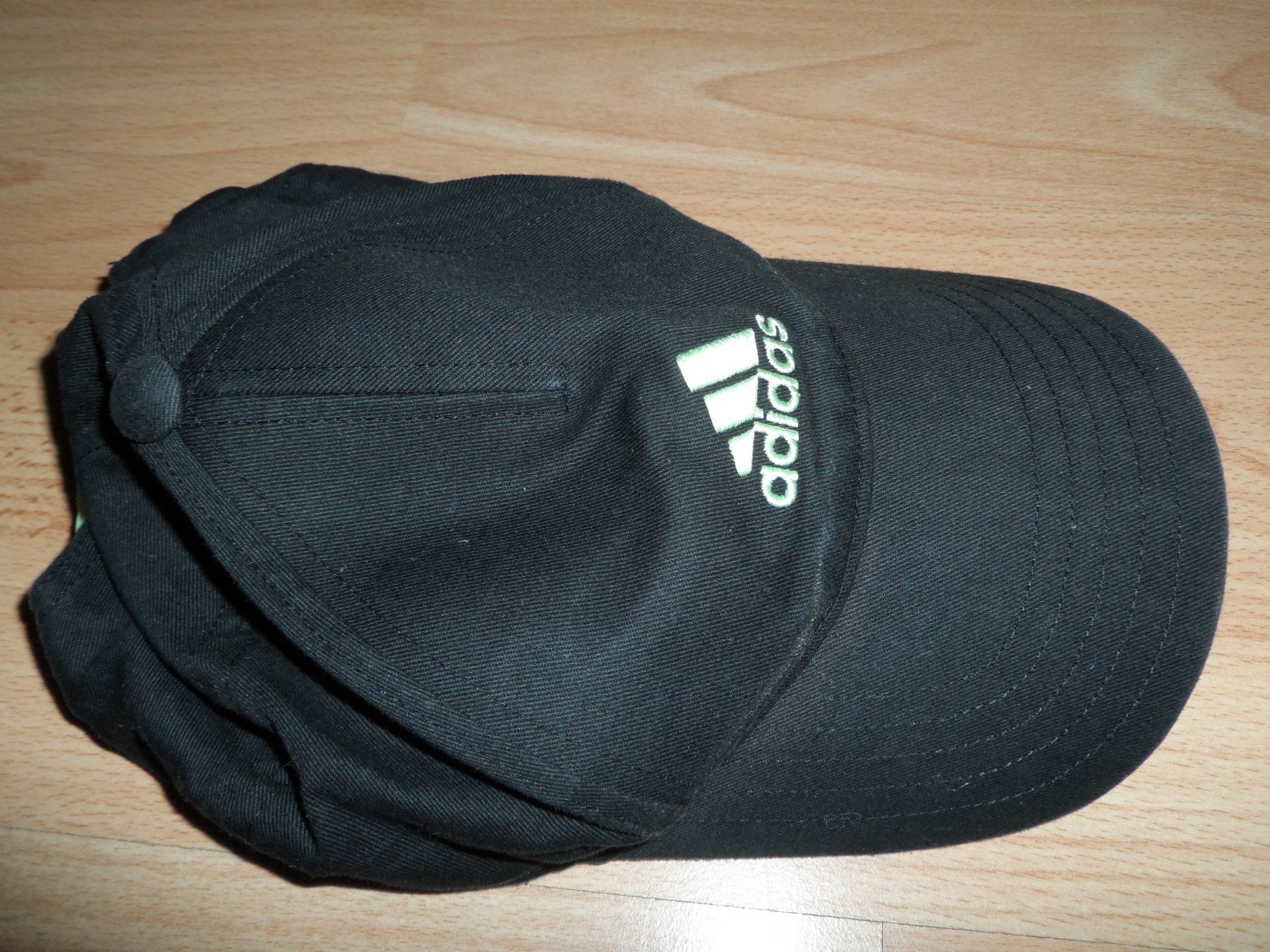 Altro in  Abbigliamento & Accessori: **** adidas  One Size Youth **** – Usato da Therwil venduto da Hcd1919 1