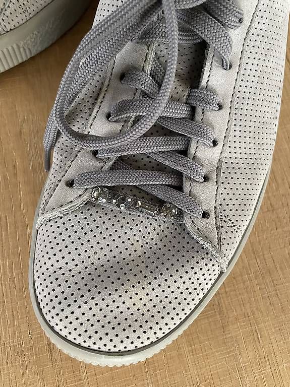 Scarpe da donna: Puma Sneakers mit Strass, Gr. 39 – Usato da Meisterschwanden venduto da jil_8rtq 1