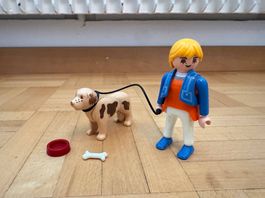PLAYMOBIL FRAU MIT HUND