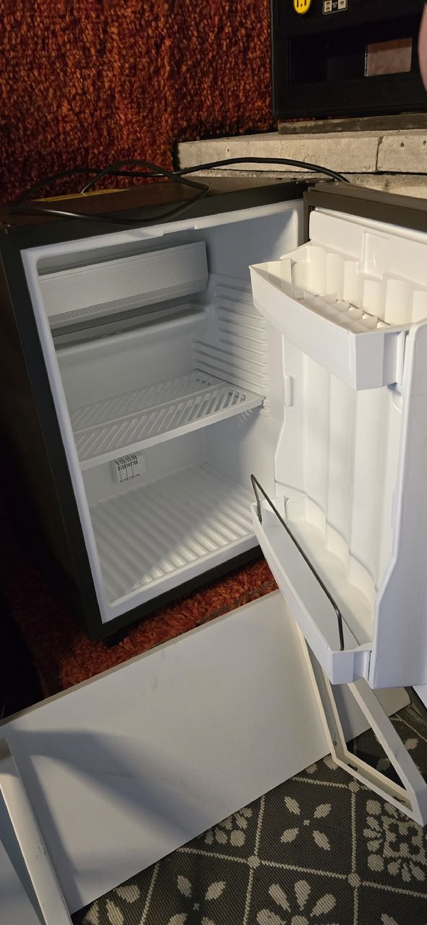 Réfrigérateurs: Minikühlschrank Arktis AW65 – Neuf (Voir description) à Oetwil am See par four_rosses 1