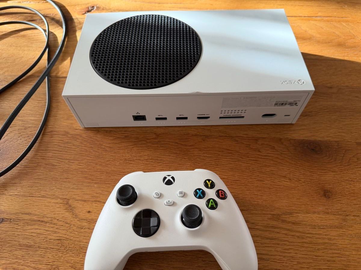 Microsoft Konsolen: Xbox Series S – Gebraucht aus Olten von atzeminator 1