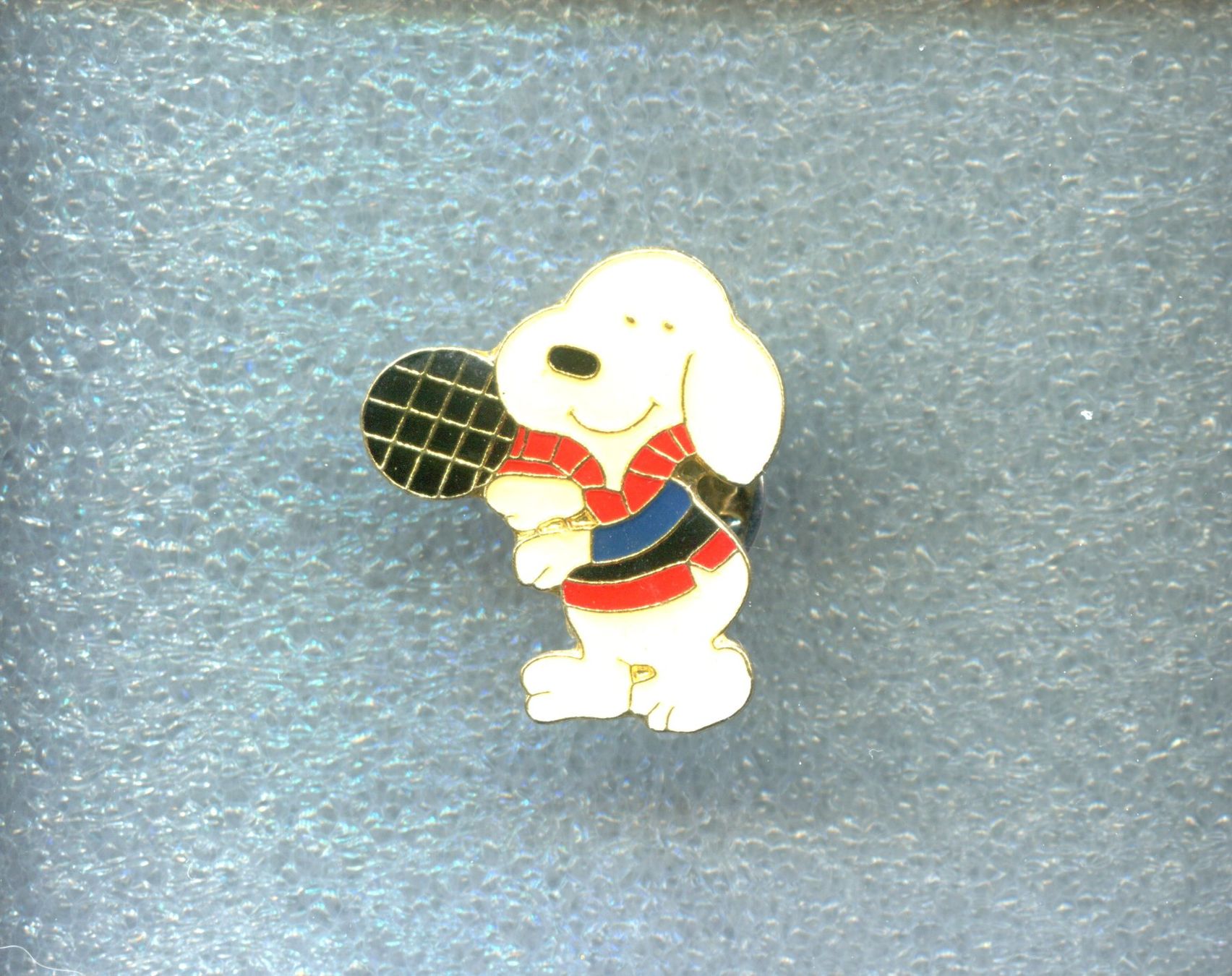 Placchette & Badge: SNOOPY – Usato da Winterthur venduto da Sammleroase