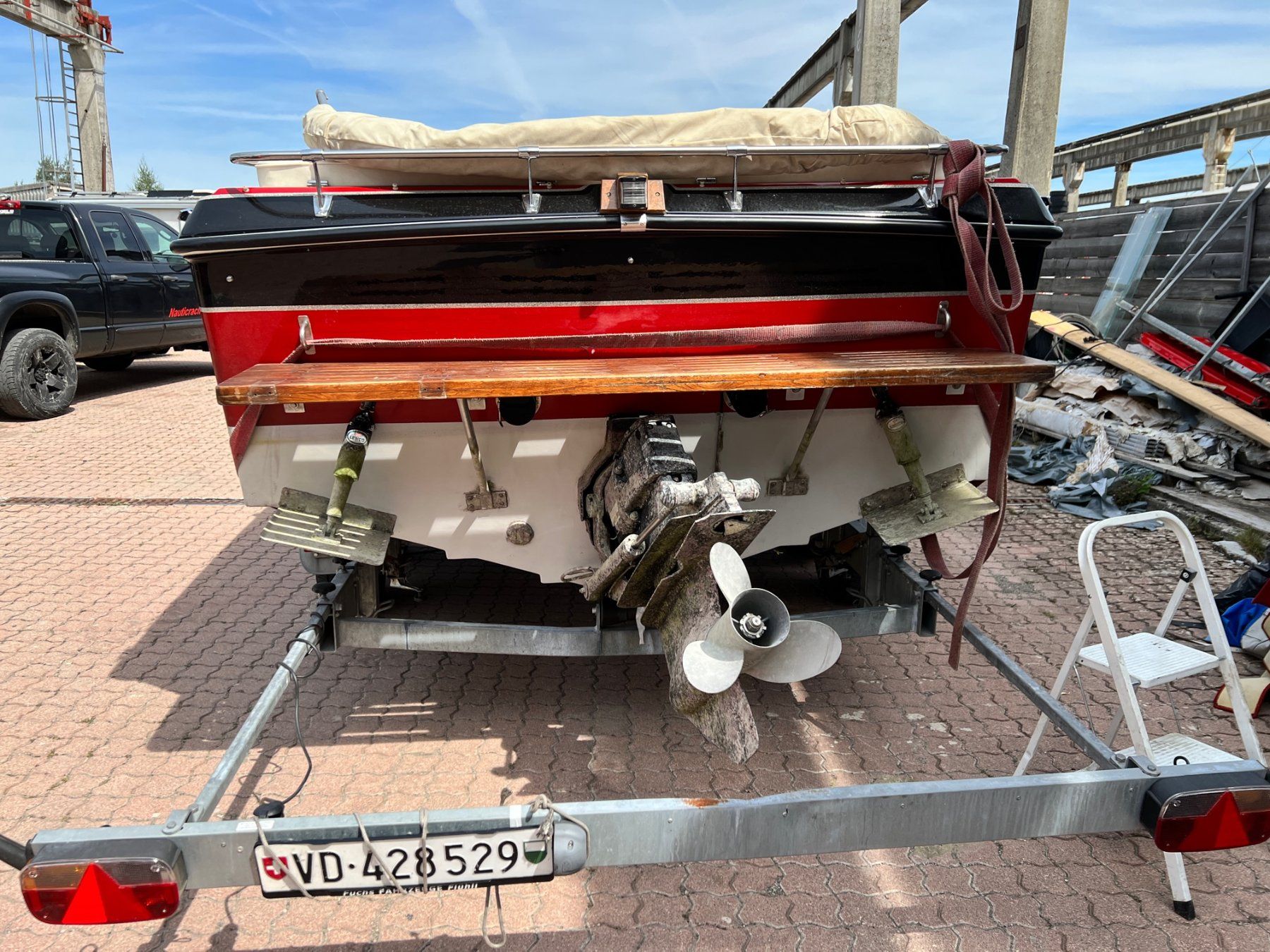 Baja Barche: BAJA 220 FORCE STEHT IM WASSERPLATZT – Usato da Avenches venduto da BOOTTRANSPORTE 2