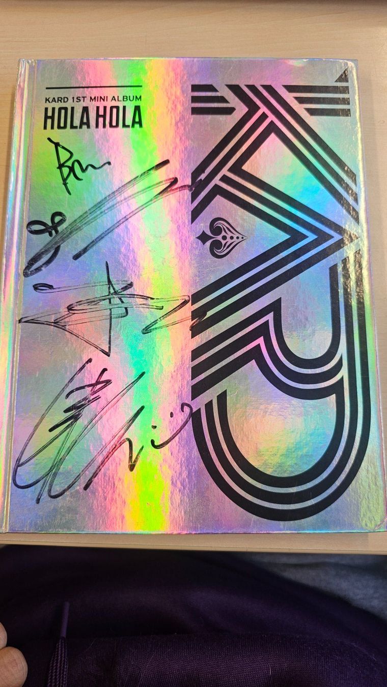 CD: Signiertes KARD Album Hola Hola – Usato da Basel venduto da kpopsuchti