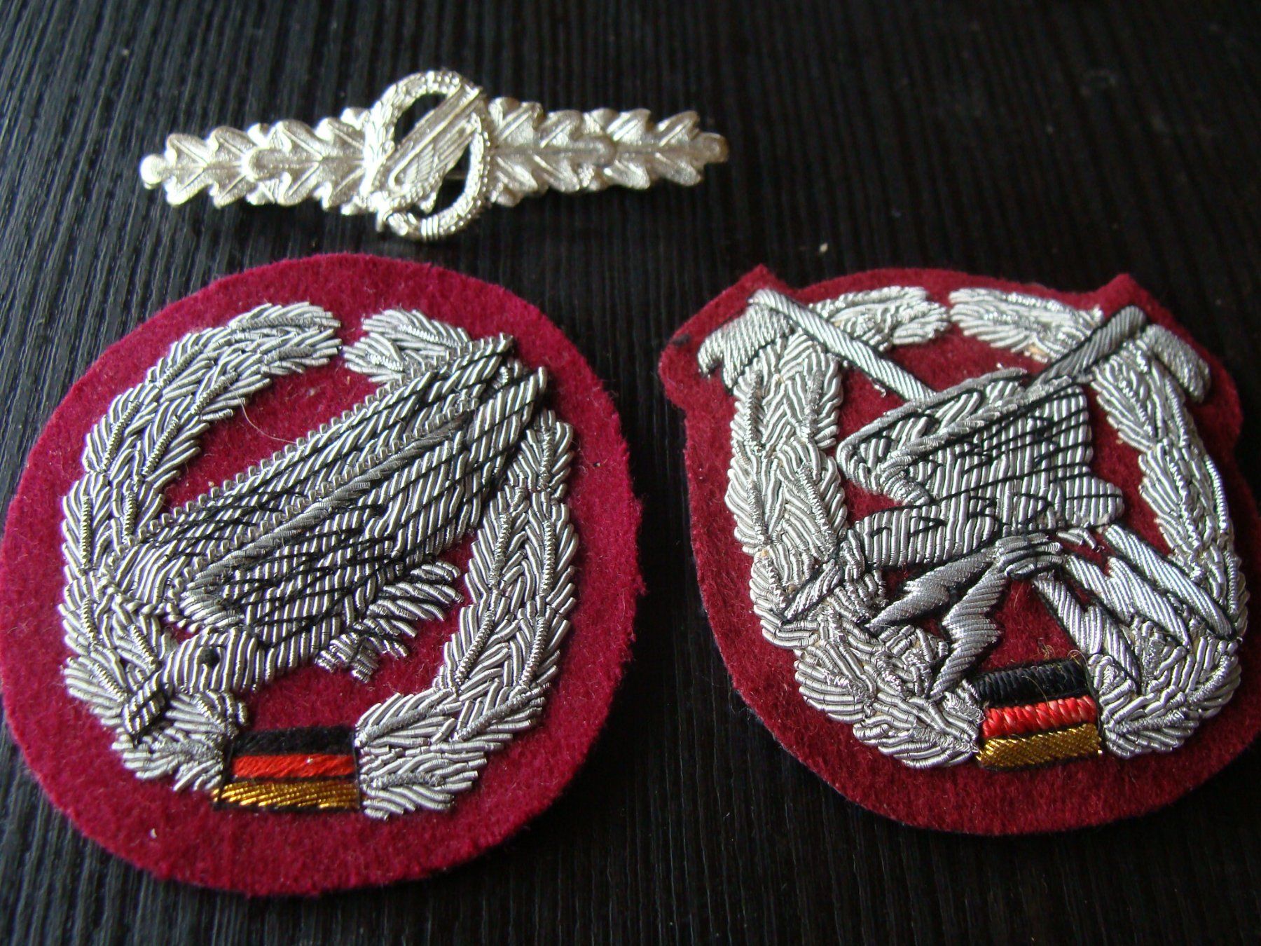 Placchette & Badge: Ensemble de la république démocratique allemande – Usato da Cuarny venduto da hen_g7hn 1