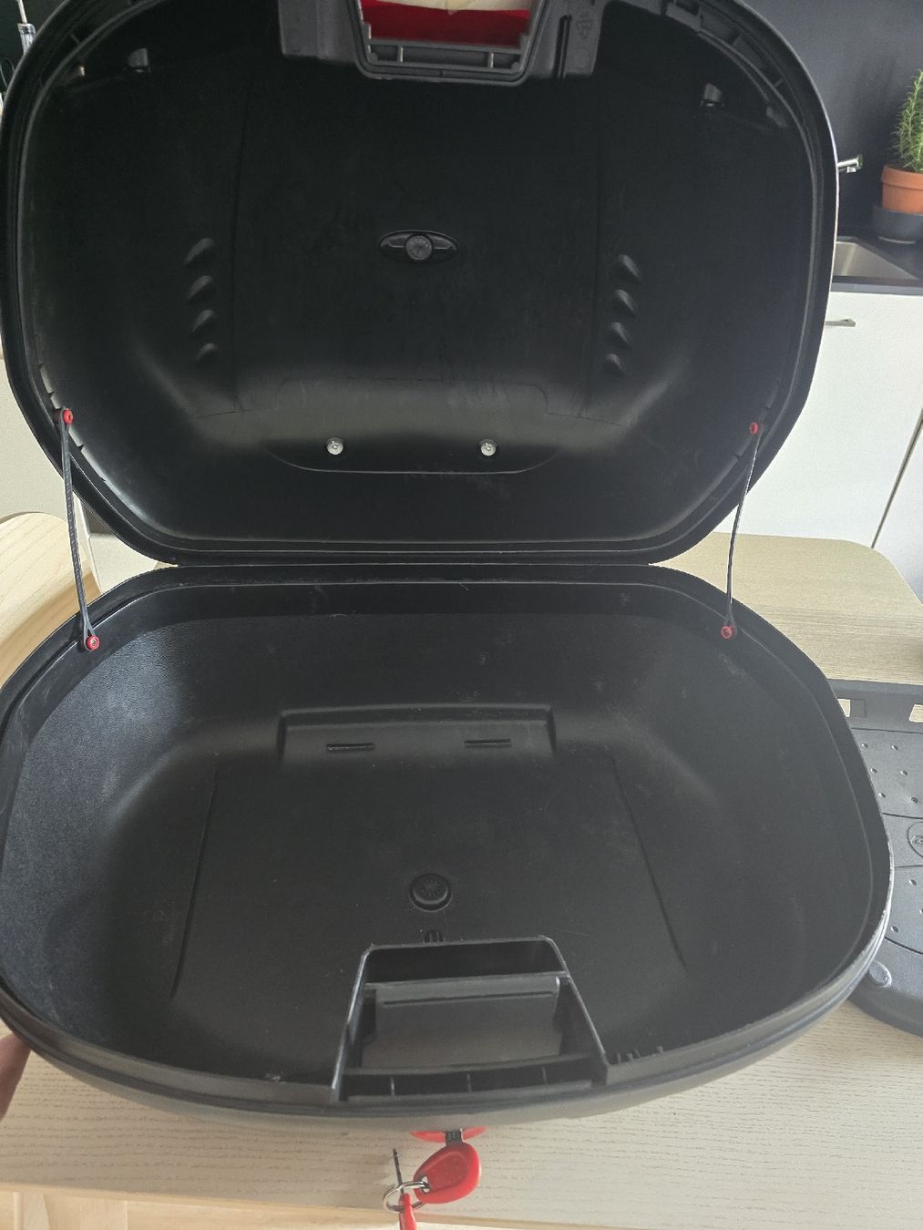 Topcases: Givi Monolock Topcase – D'occasion à Wädenswil par rmv_8f7t 2