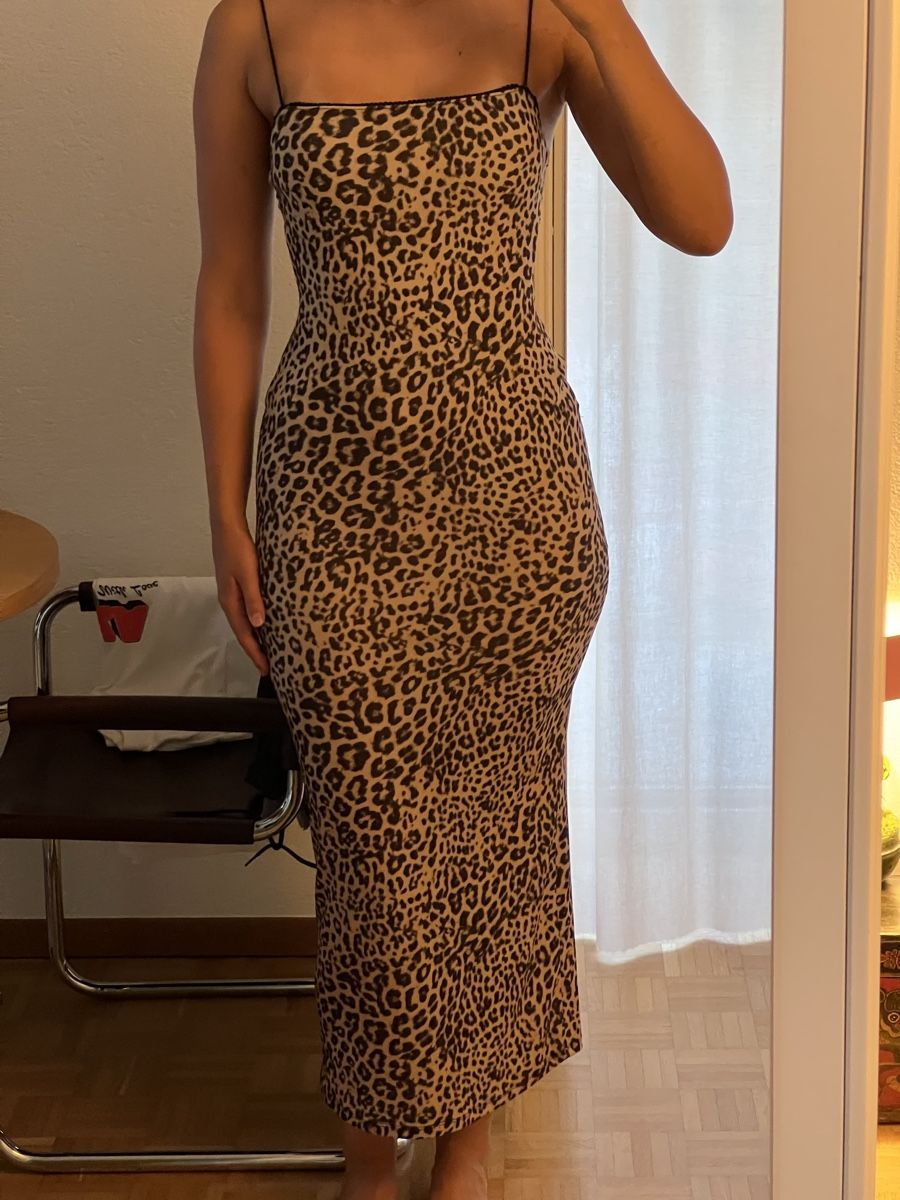Bershka Vestiti: Bershka Kleid Leo Muster Grösse M – Usato da Zürich venduto da sop_xbd7